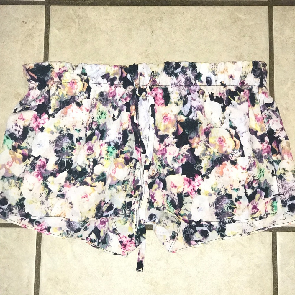 🌸•Cute Flower Shorts•🌸
